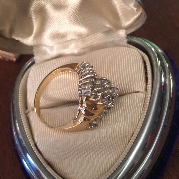 - 14k Gold 1 TCW Diamond cluster ring w/Appraisal - Picture 10 of 14